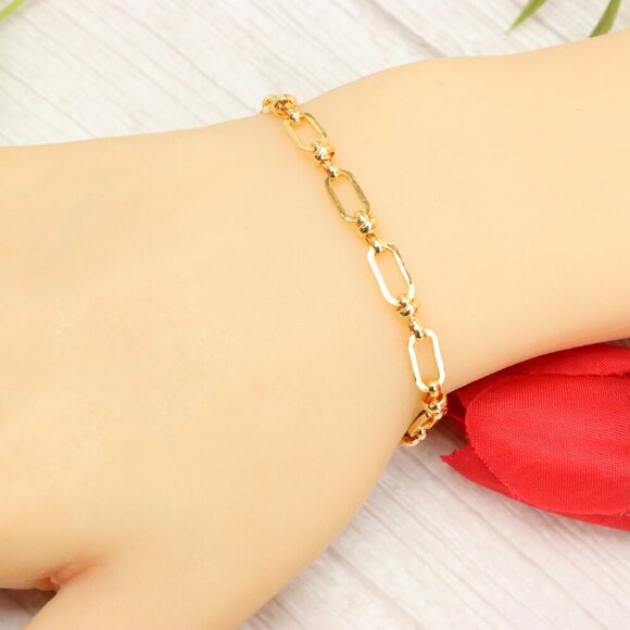 "Trendy Handmade Bracelet – A Thoughtful Gift for Girls & Women | UNVRC1554 - Picture 3 of 10